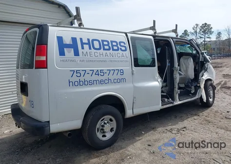 2013 Chevrolet Express 2500 Work Van z USA, uszkodzony, nr VIN 1GCWGFCA5D1181268